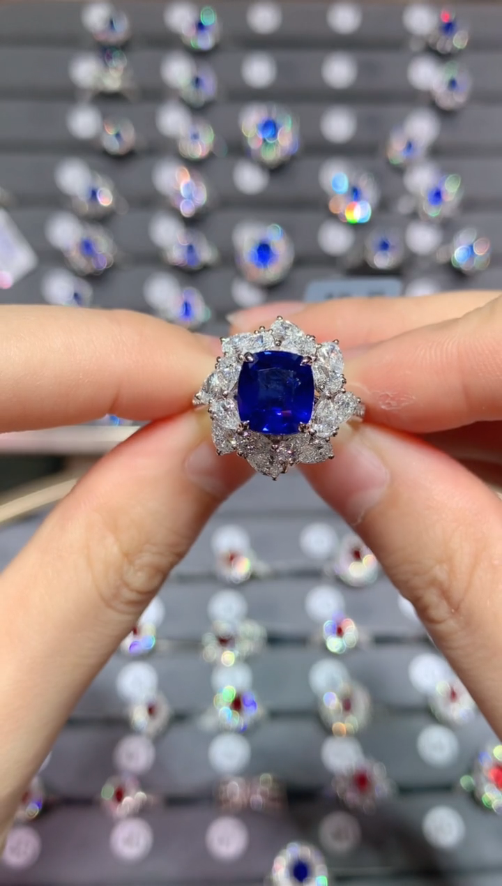 【闪购商品】蓝宝石戒指18K金镶嵌3.17CT
