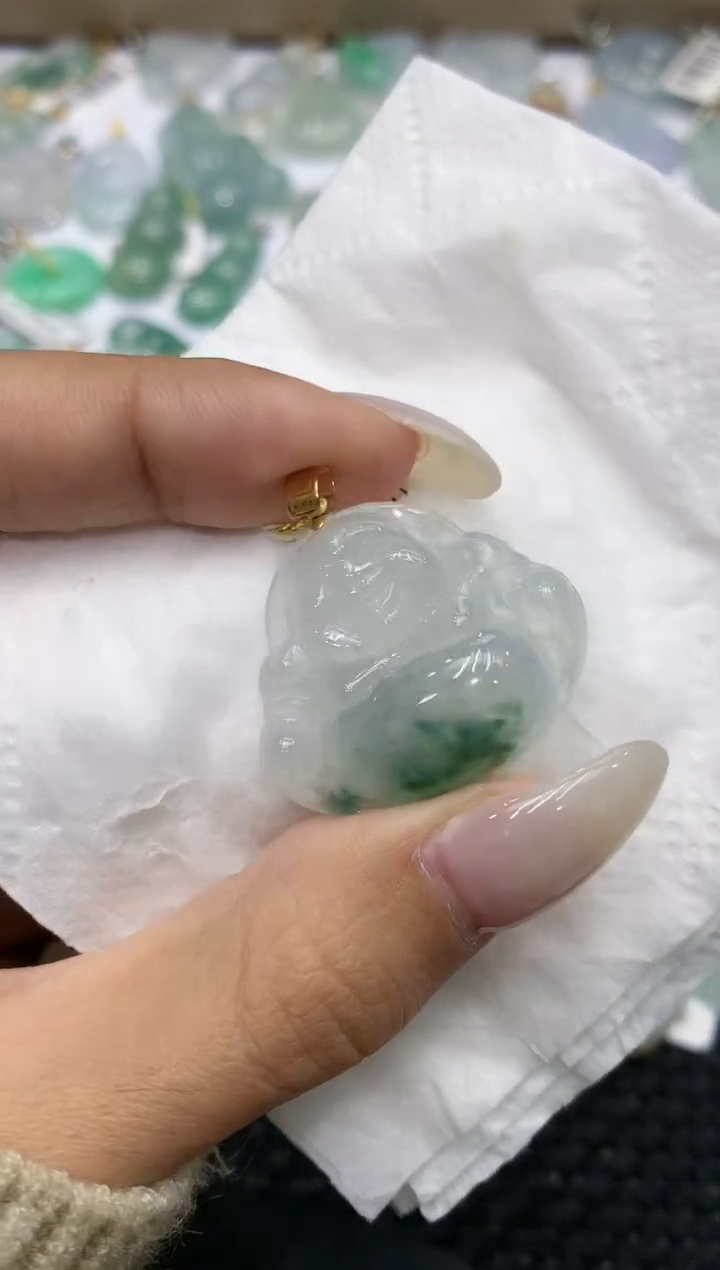 颈饰18K金镶嵌翡翠111111111111