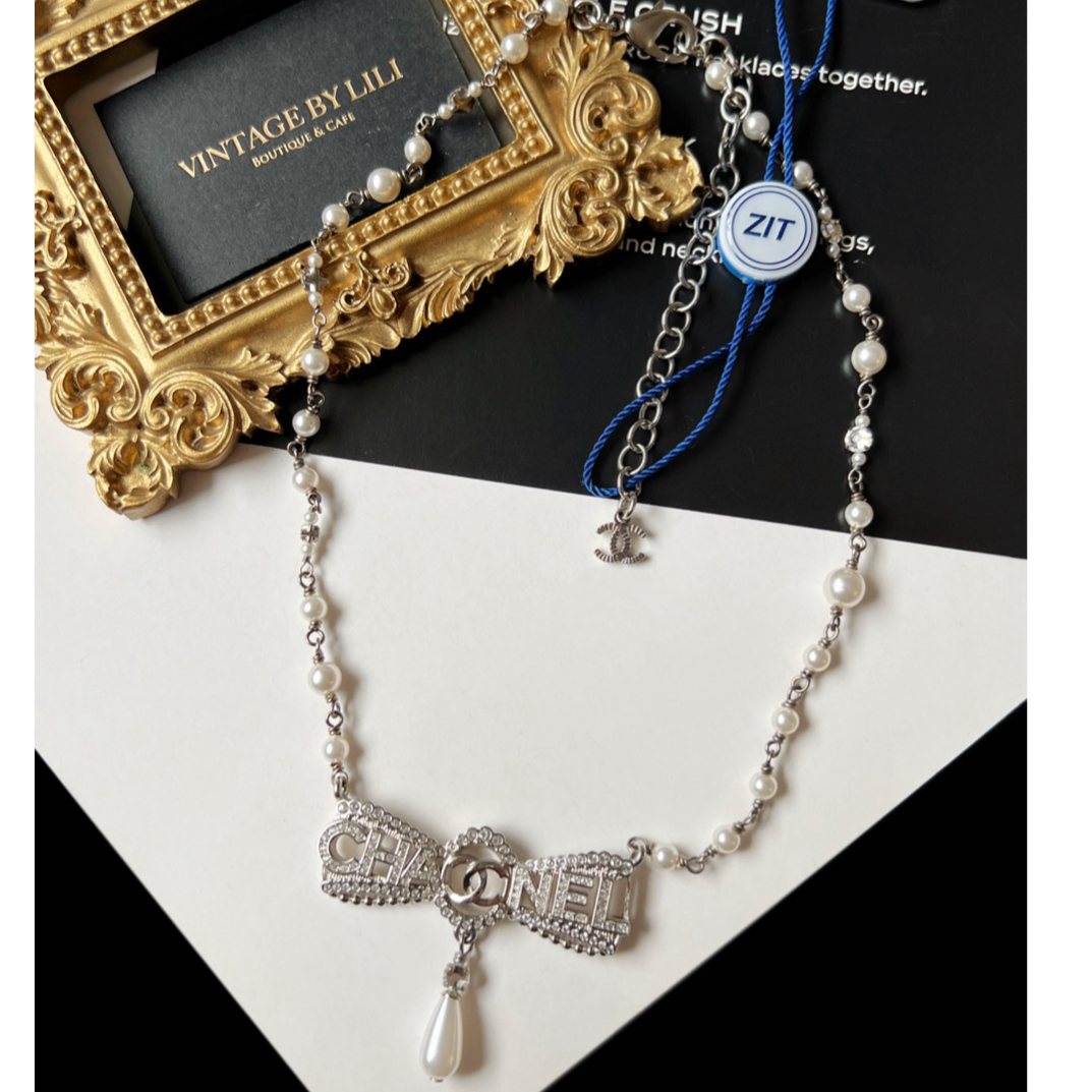 95新 Chanel/香奈儿 银色字母蝴蝶结珍珠项链