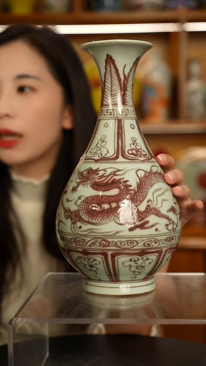 无瓷釉里红龙纹玉壶春