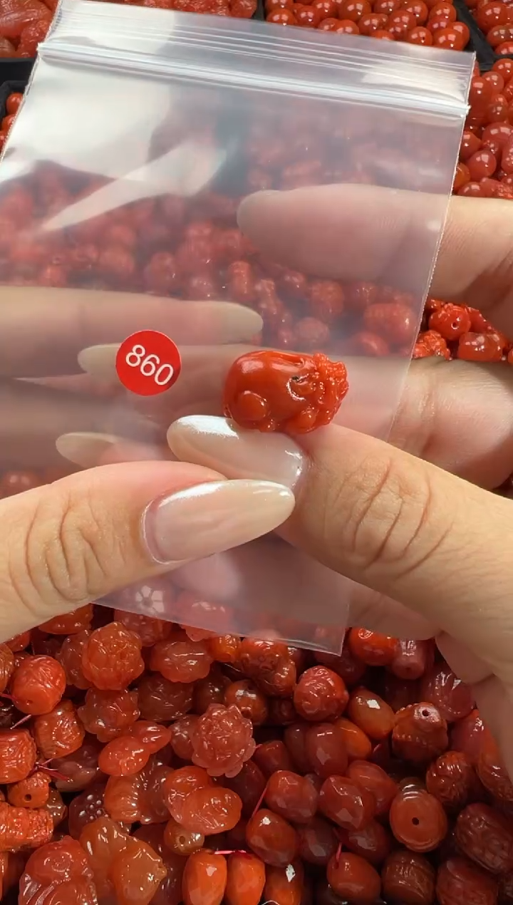 颈饰未镶嵌南红玛瑙1