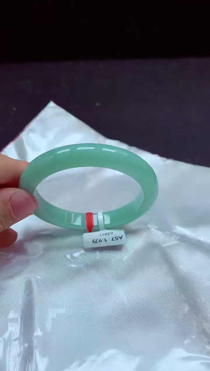 【闪购商品】翡翠手镯未镶嵌镯子57+