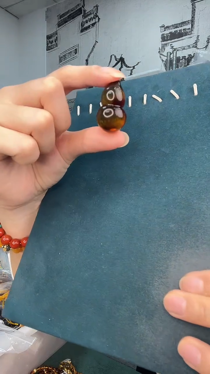 裸石琥珀未镶嵌A2835红蓝珀绑绳