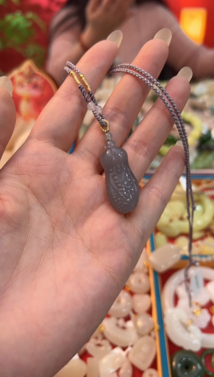 【闪购商品】和田玉吊坠未镶嵌浓烟紫白菜