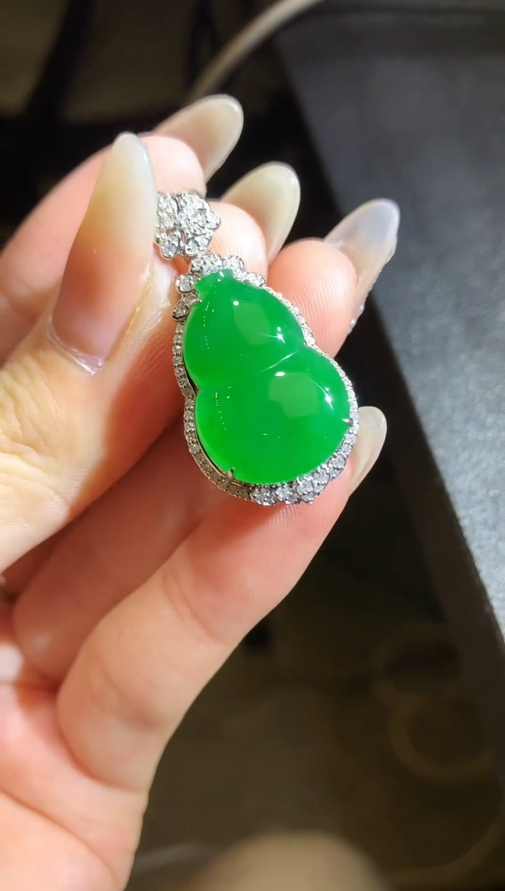 【闪购商品】翡翠吊坠(不含链)18K金镶嵌37-葫芦