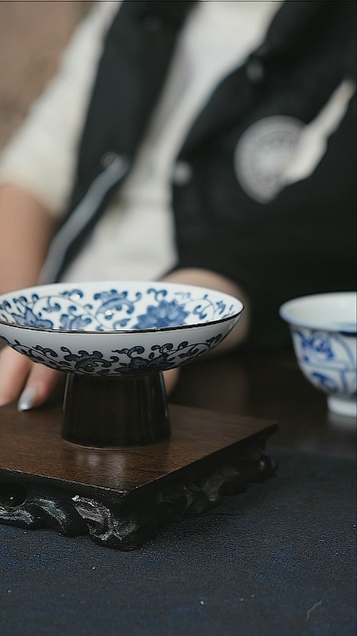 【闪购商品】景德镇青花缠枝莲果盘