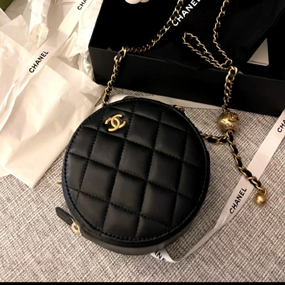99新 Chanel/香奈儿 黑金金球圆饼有标无卡30开20年斜挎包B3864