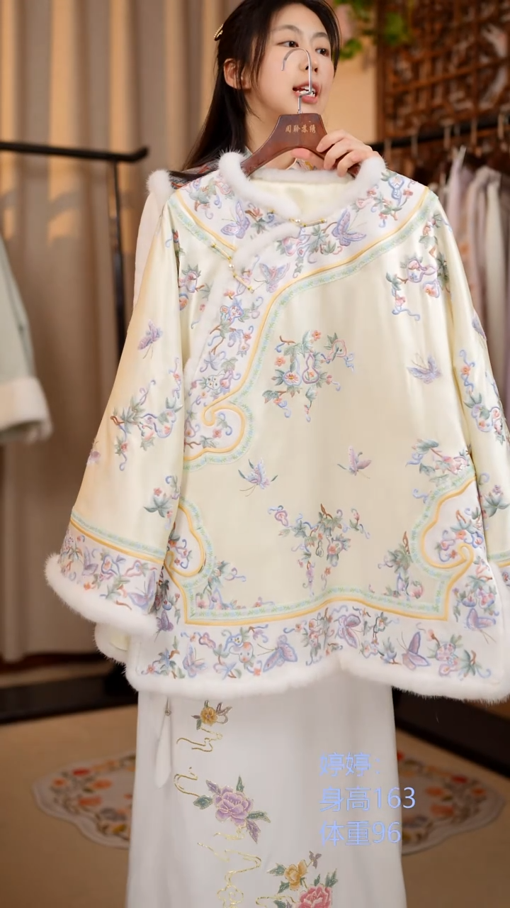 织绣非遗服饰一物一件