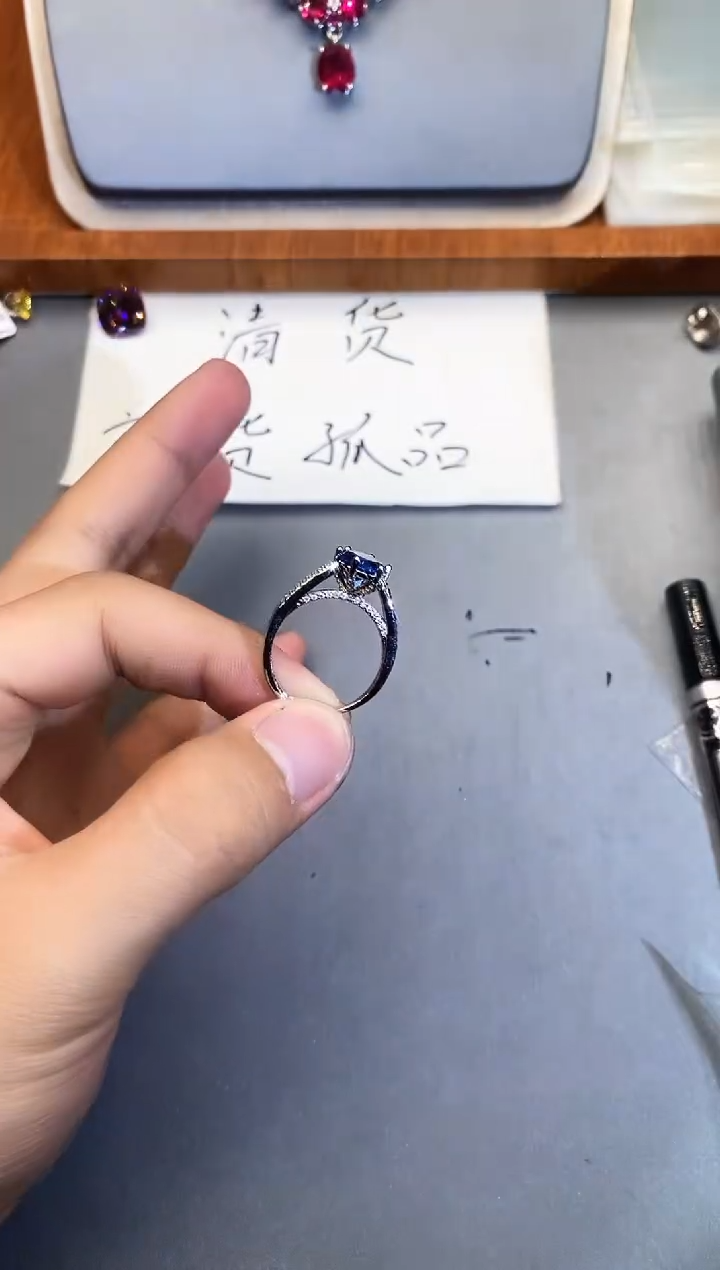 【闪购商品】石英质玉珠宝奇石合金1