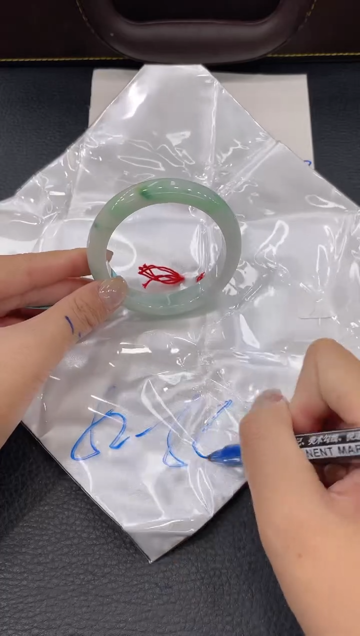 【闪购商品】翡翠手镯未镶嵌手镯