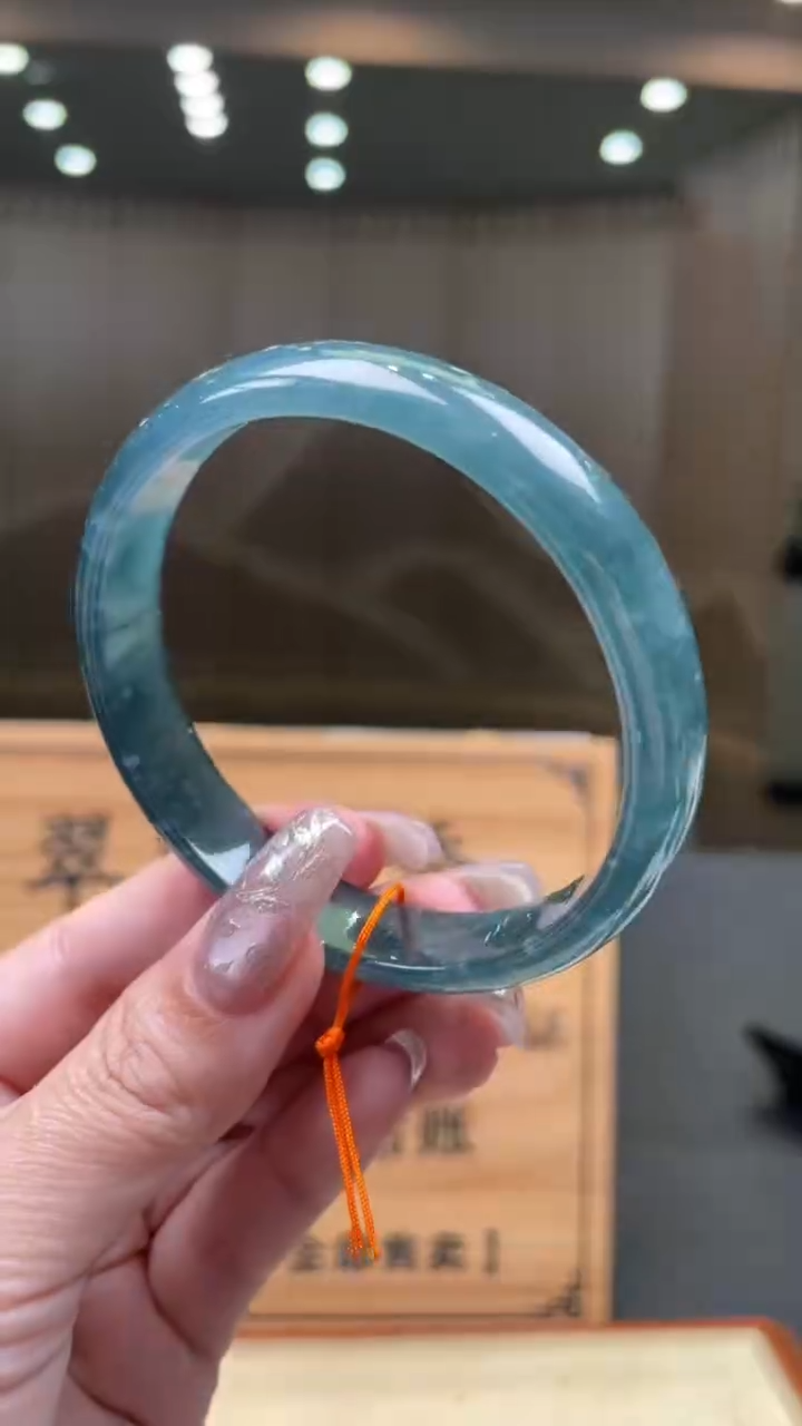 【闪购商品】翡翠手镯未镶嵌      *153