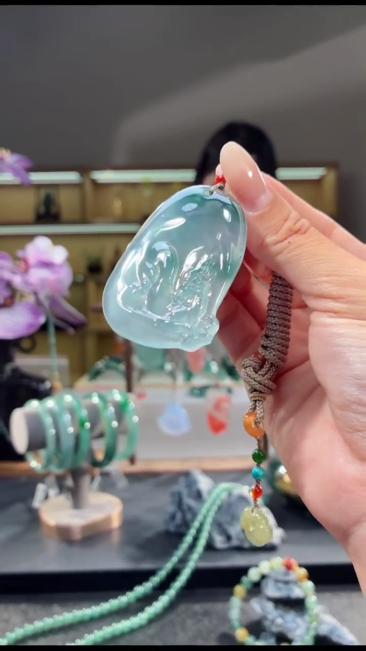 吊坠(不含链)未镶嵌翡翠龙牌