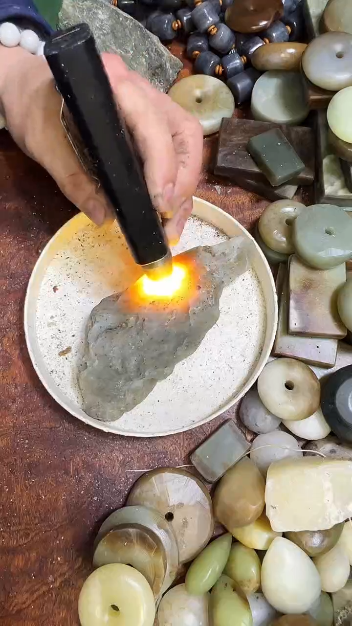 未镶嵌和田玉珠宝半成品1