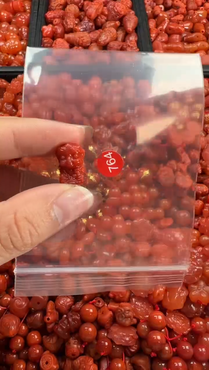 【闪购商品】南红玛瑙颈饰未镶嵌1