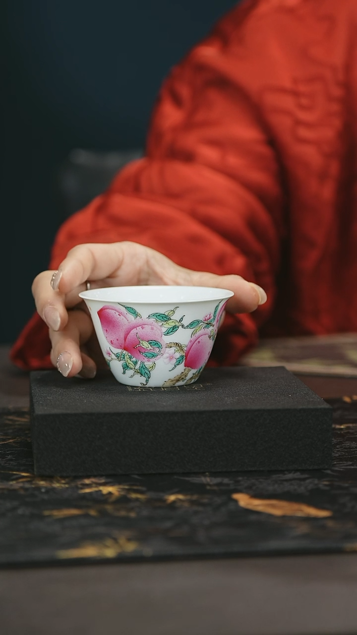 【闪购商品】张全志老师粉彩桃子杯