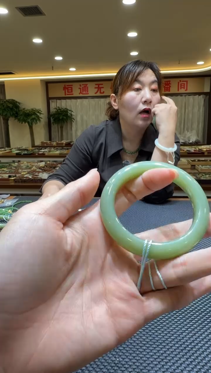 颈饰未镶嵌和田玉手镯52