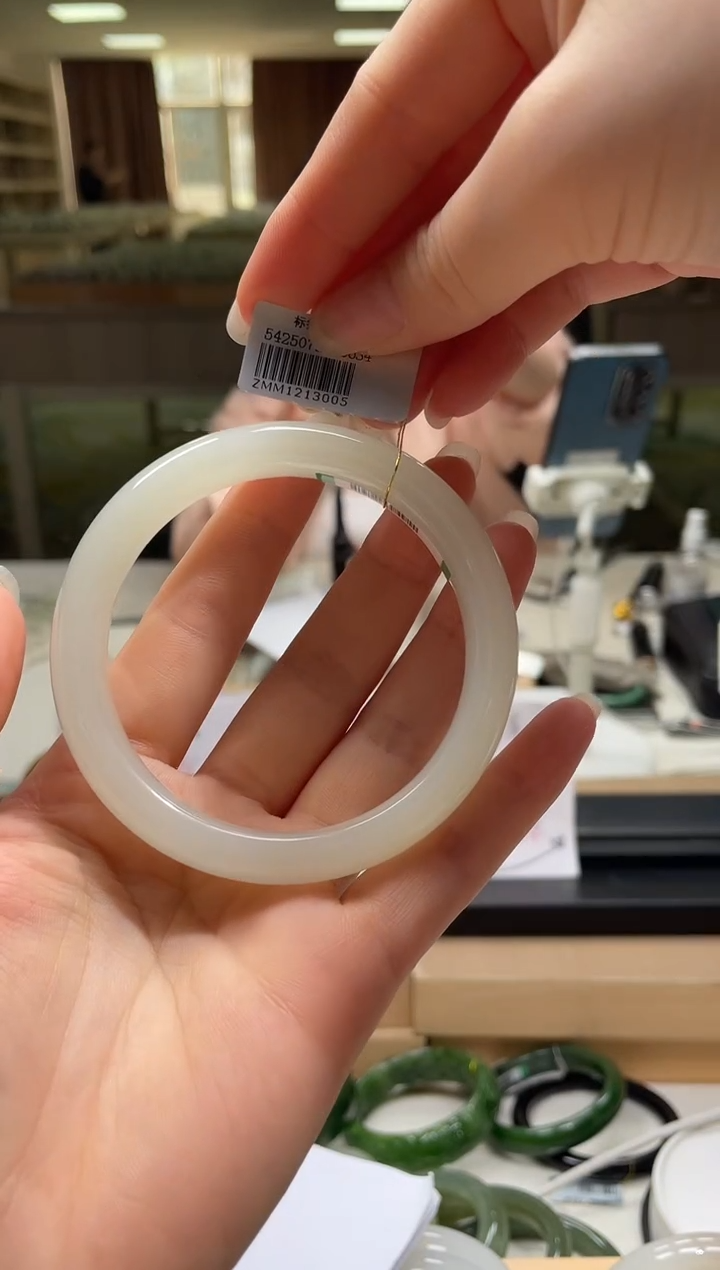 未镶嵌手镯和田玉59-60圈口 3005