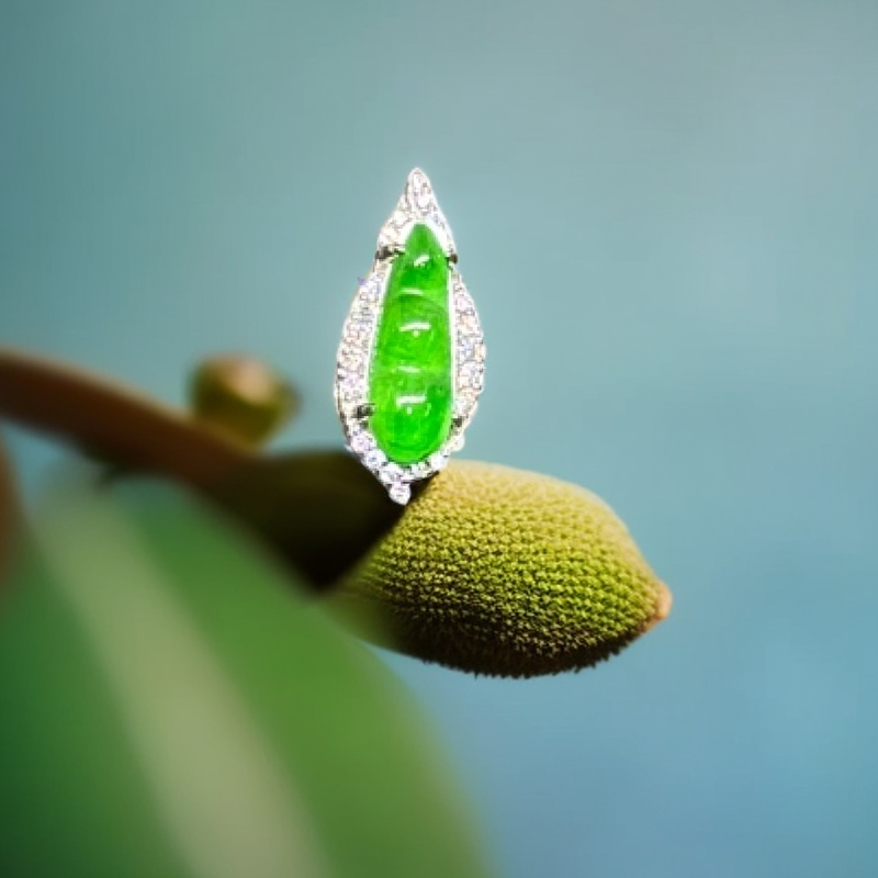 天然翡翠a货四季豆子s925吊坠镶嵌细钻
