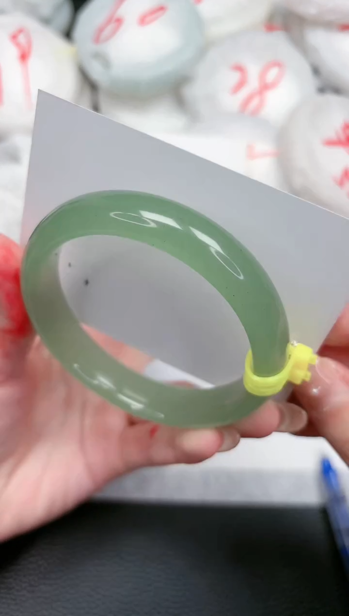 【闪购商品】石英质玉手镯未镶嵌282-58.4