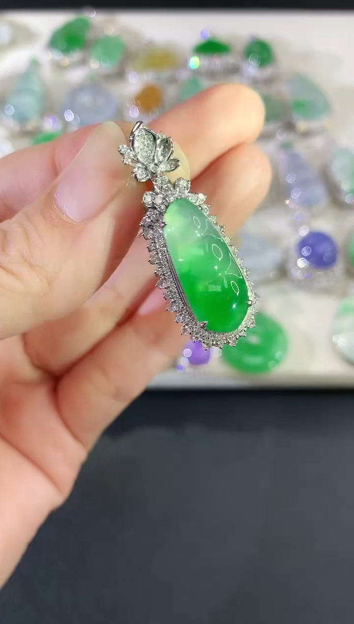 吊坠(不含链)18K金镶嵌翡翠182|19800