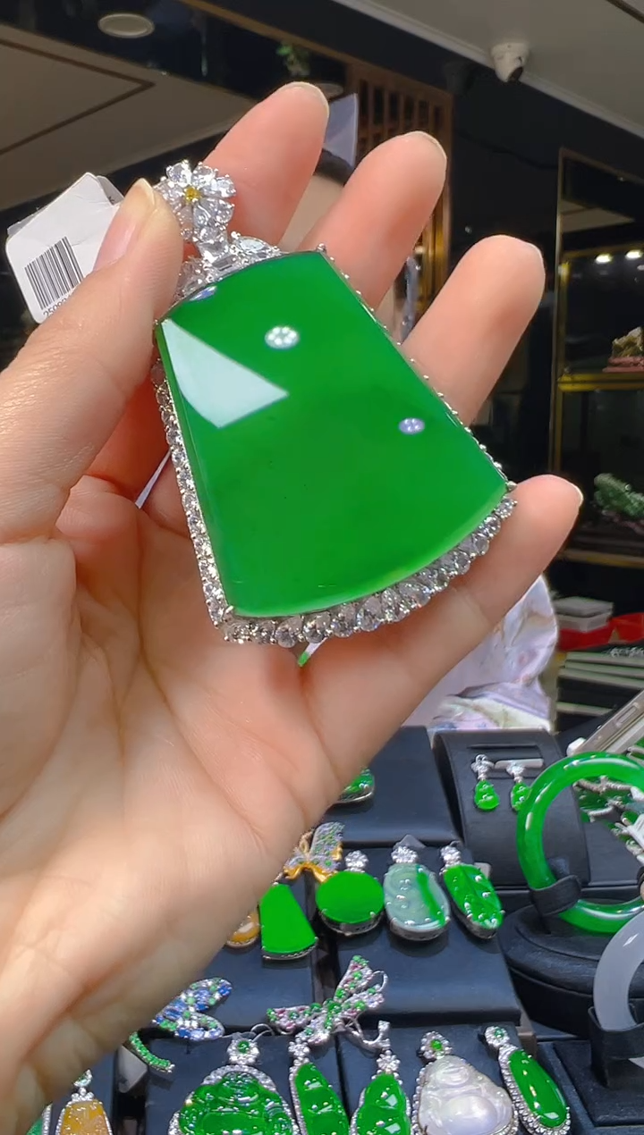 吊坠(赠链)银S925镶嵌翡翠016(多样性发货发其一)