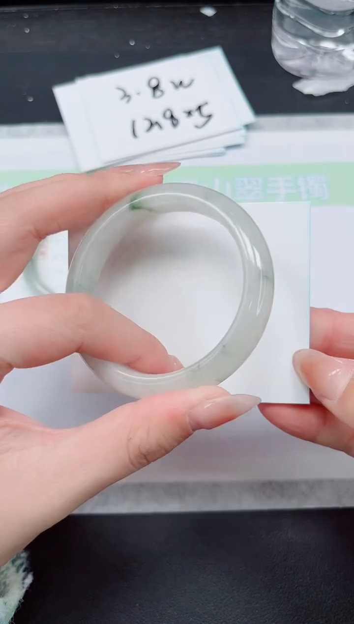 【闪购商品】石英质玉手镯未镶嵌363