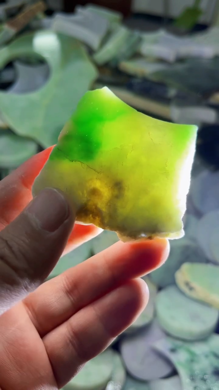 【闪购商品】翡翠挂件未镶嵌A货康壹068