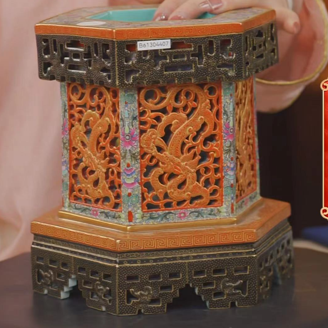 国呈拍卖古董瓷器