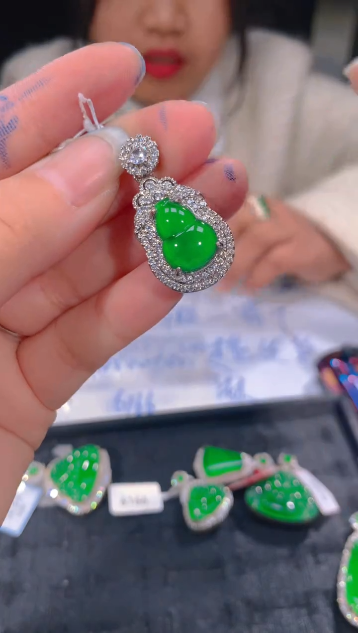 【闪购商品】定制翡翠未镶嵌101定制翡翠，多样性发货（发其一）