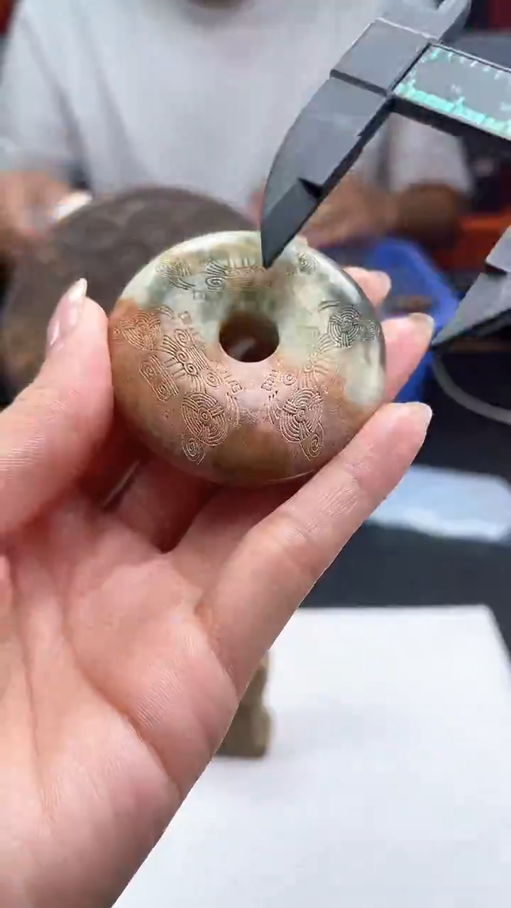 吊坠(赠链)未镶嵌石英质玉吊坠