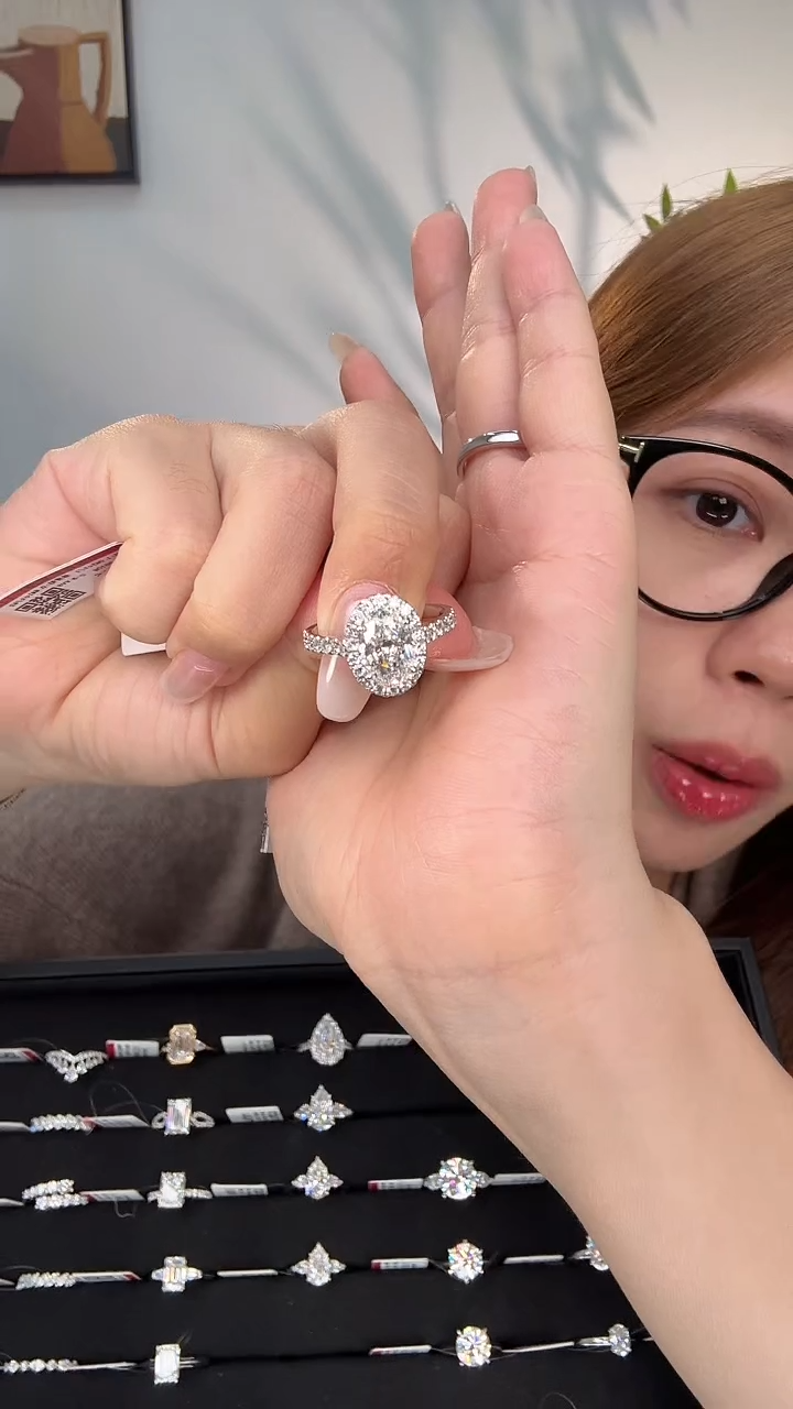 铂Pt950镶嵌实验室培育钻石pt950椭圆戒指2ct