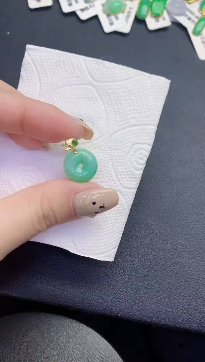 颈饰未镶嵌翡翠缅甸天然翡翠A货