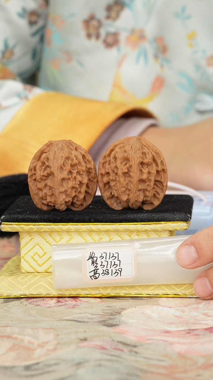 【闪购商品】文玩核桃把件苹果园