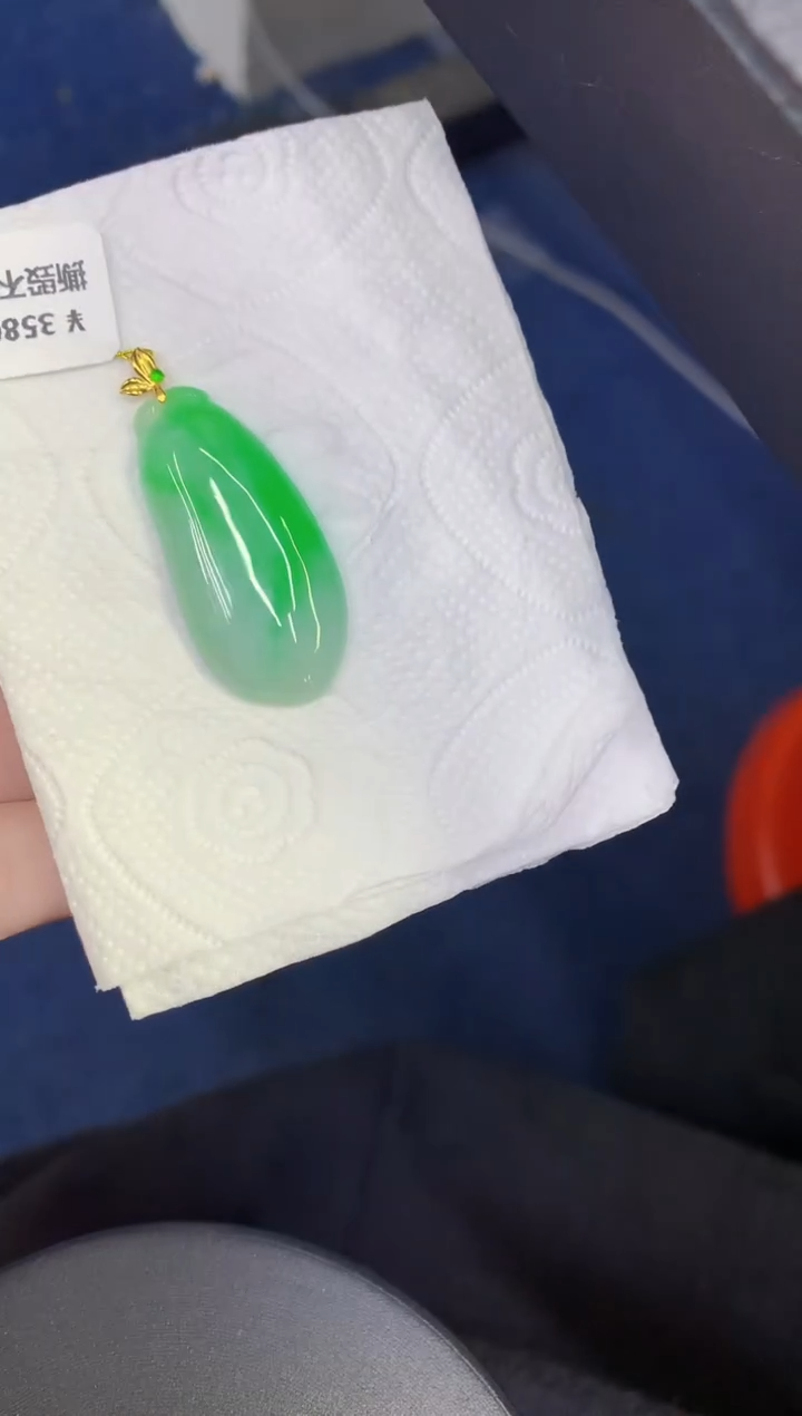 颈饰18K金镶嵌翡翠缅甸天然翡翠A货61