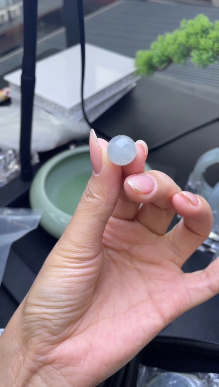 【闪购商品】翡翠吊坠(不含链)未镶嵌珠子