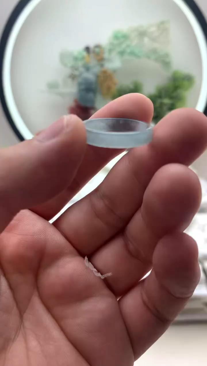 颈饰未镶嵌翡翠戒圈