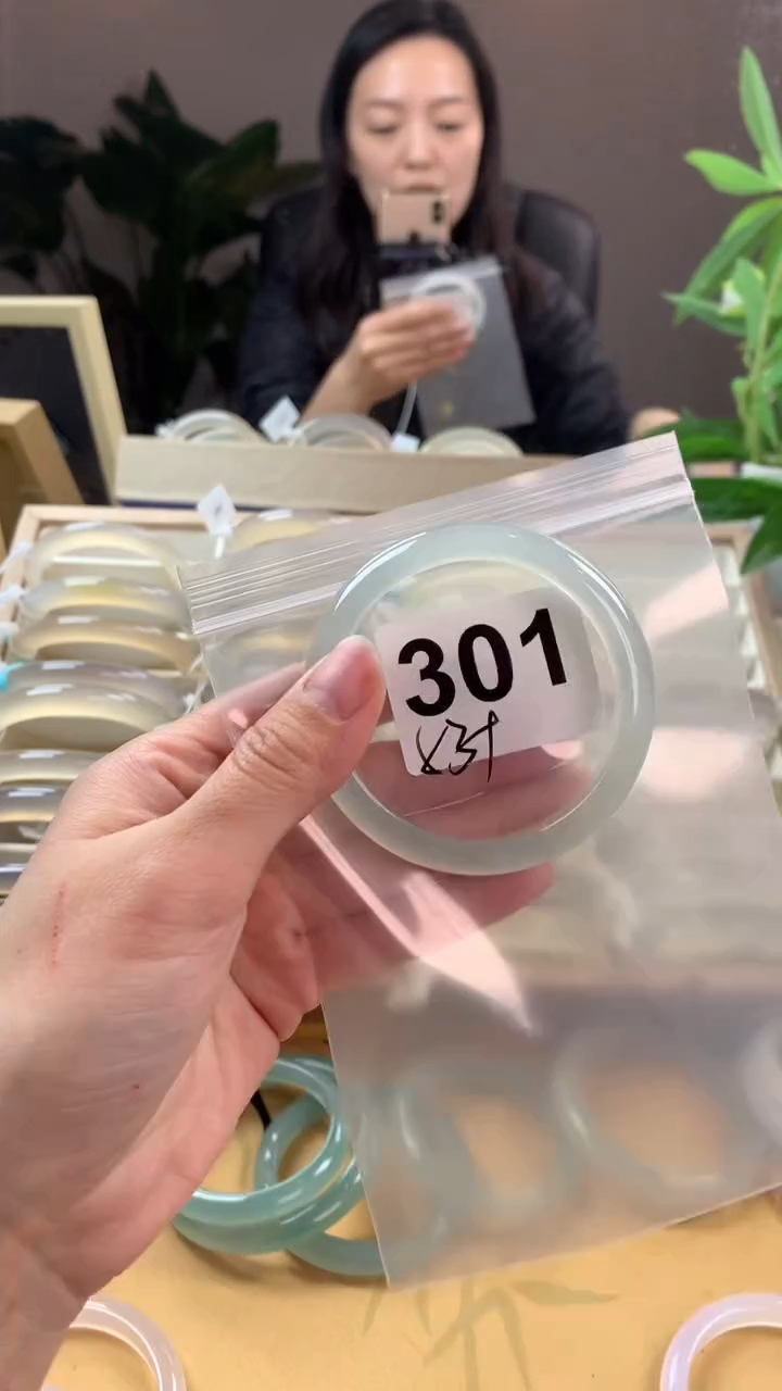 【闪购商品】玛瑙/玉髓手镯未镶嵌301