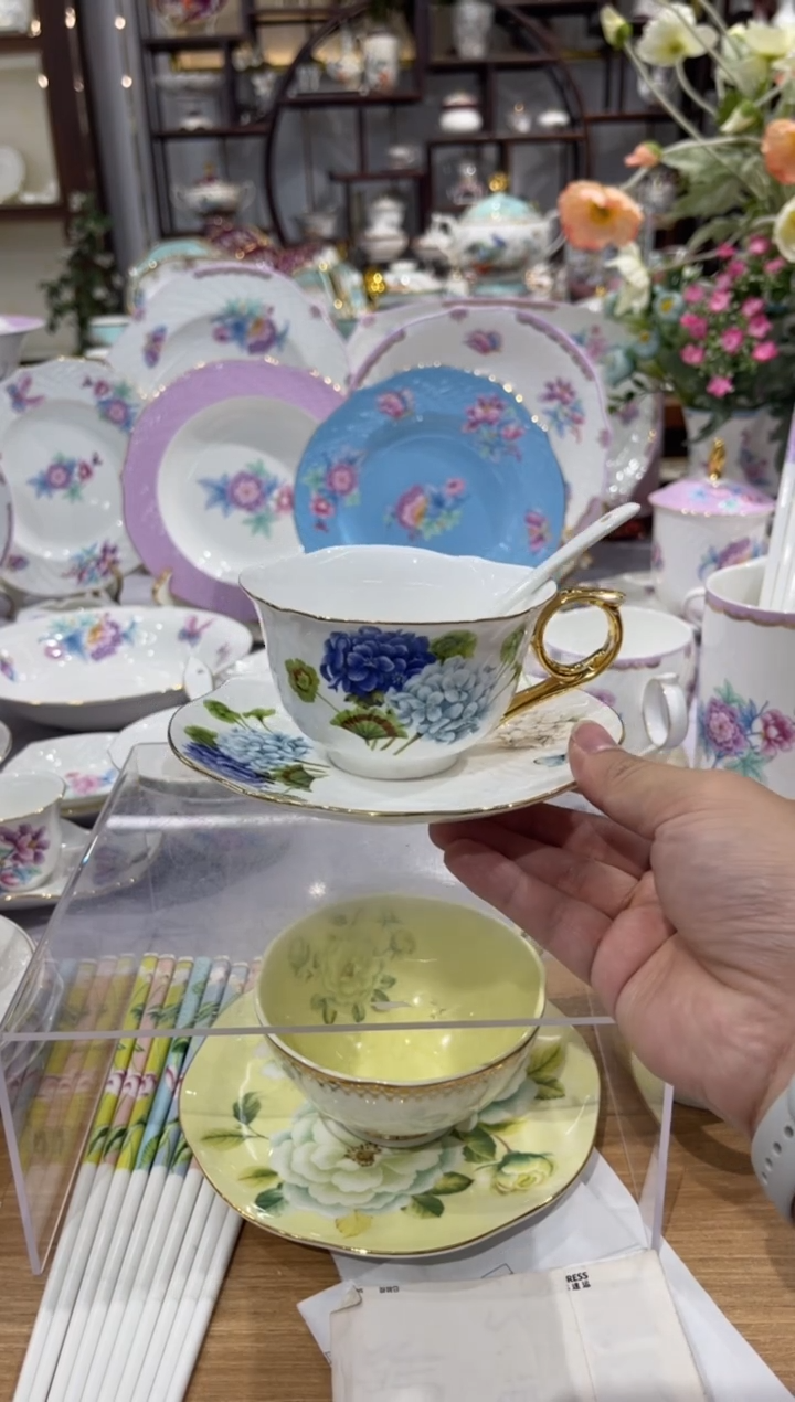 45%以上骨粉骨瓷咖啡杯碟配小白勺