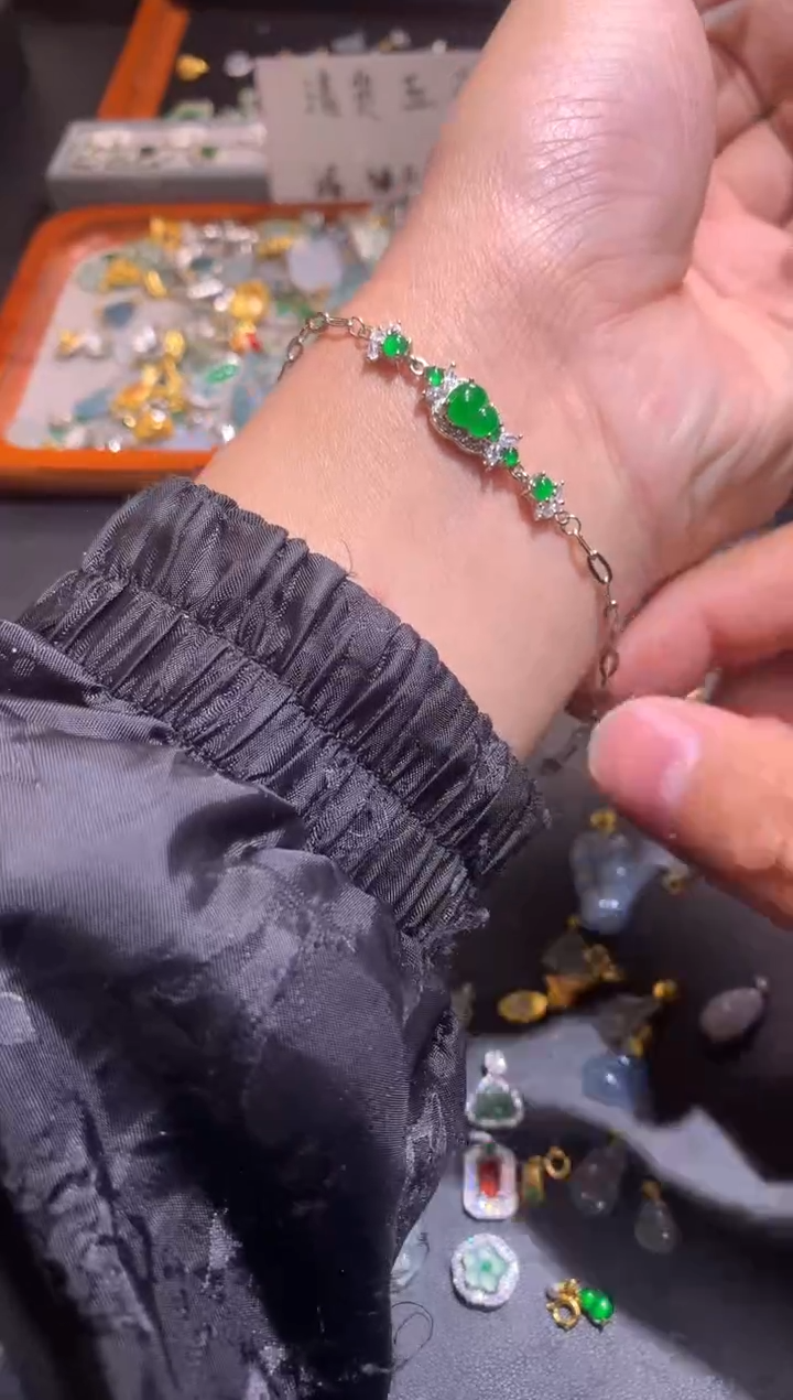 【闪购商品】翡翠吊坠(不含链)银S925镶嵌1