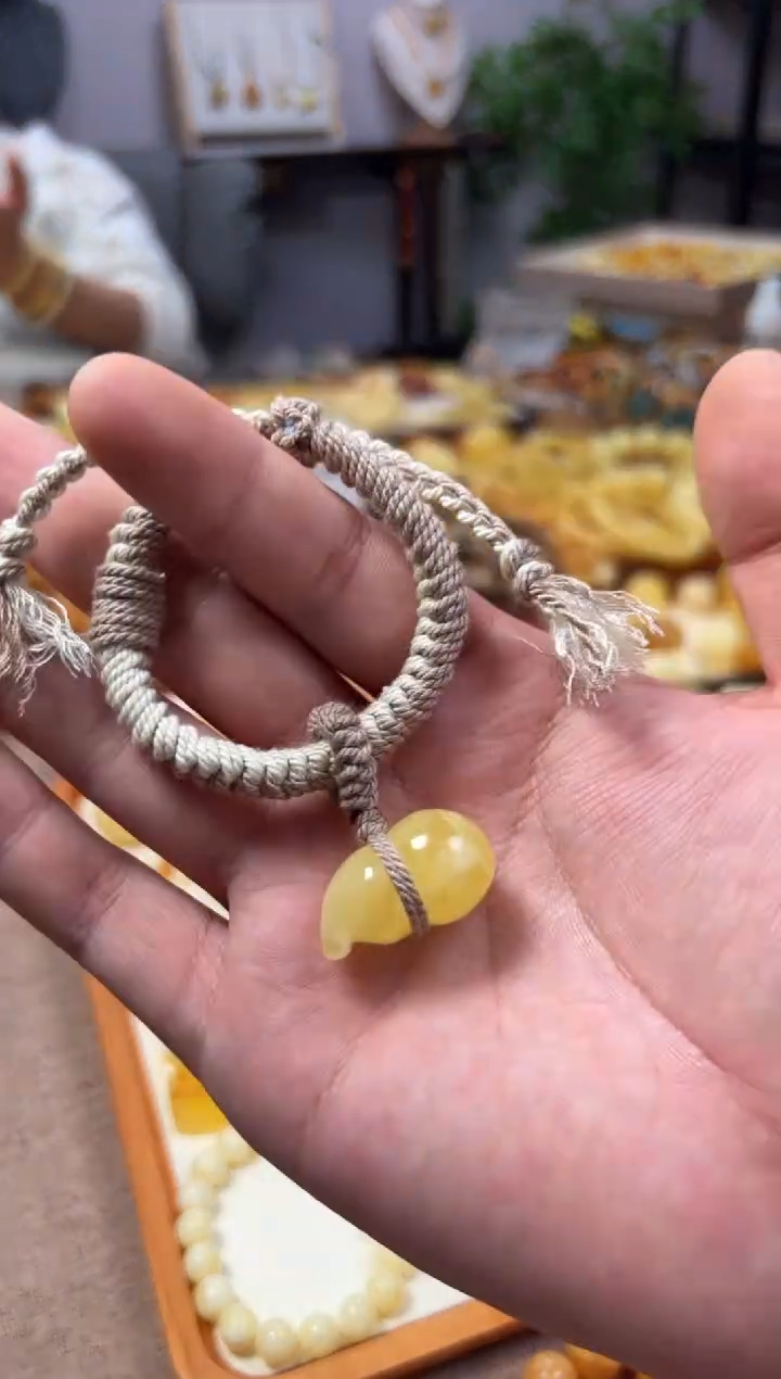 【闪购商品】蜜蜡裸石未镶嵌手绳