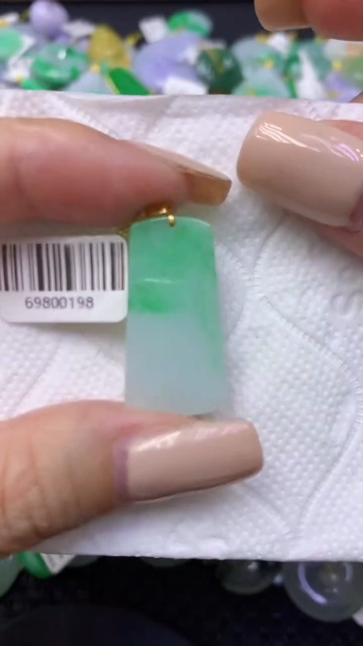 颈饰18K金镶嵌翡翠天然缅甸翡翠A货