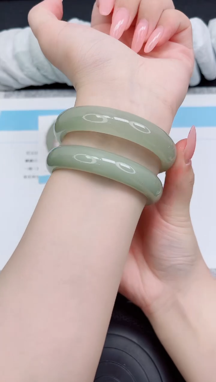 石英质玉手镯未镶嵌79-62.1