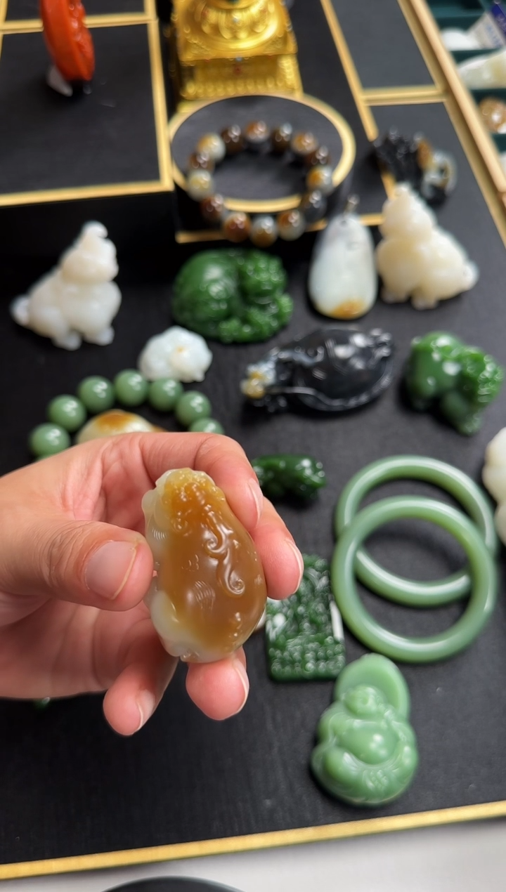 未镶嵌和田玉挂件p43