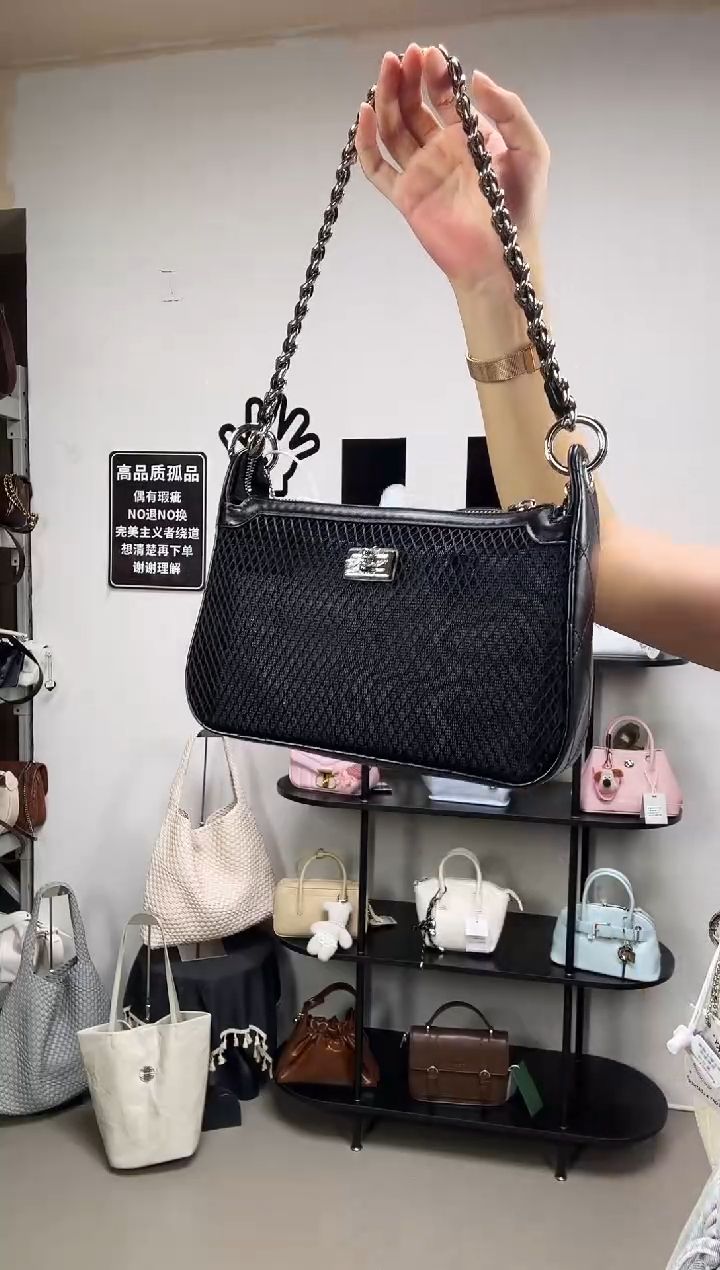 小牛皮（革）彩汐小众女包：93