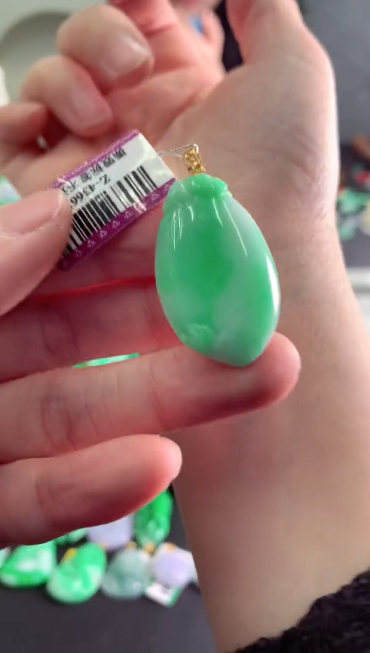 【闪购商品】翡翠吊坠(不含链)18K金镶嵌挂件