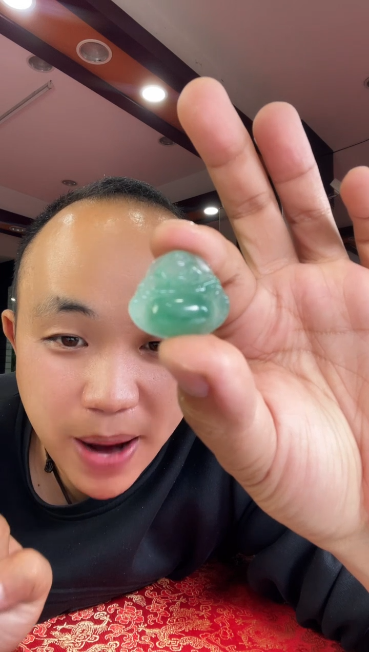 【闪购商品】石英质玉颈饰未镶嵌佛公