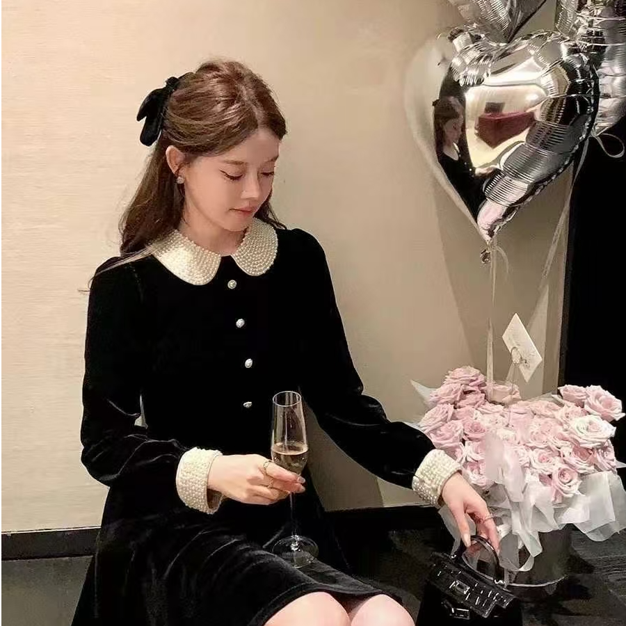 a字裙娃娃领连衣裙网红显瘦打底长袖法式黑色针织蕾丝设计感气质