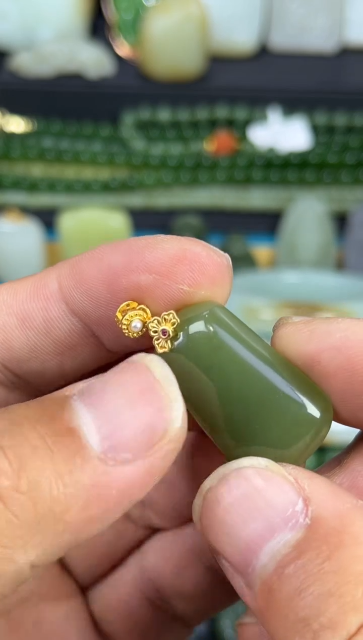 和田玉银S925镶嵌颈饰吊坠