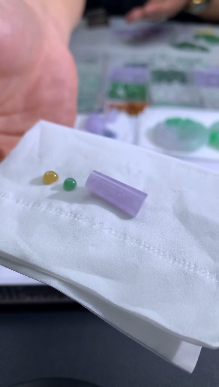 【闪购商品】定制翡翠未镶嵌翡翠