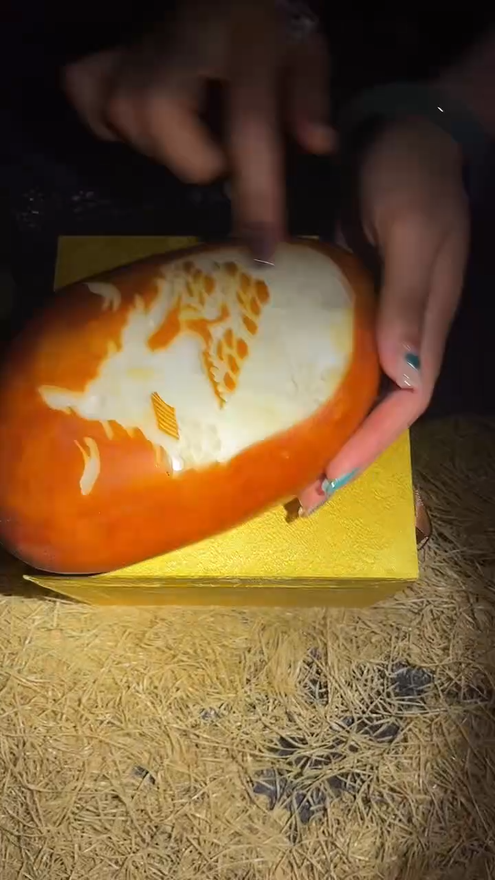 【闪购商品】【闪购商品】原皮山水玉石带盒